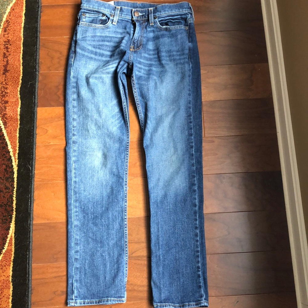 Like new Hollister Slim Straight jeans